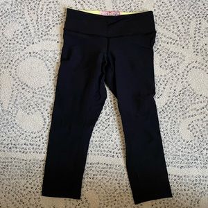 Lululemon Wunder Under Reversible Cropped Leggings